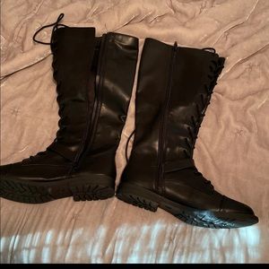 Universal Thread Lace Front Boots